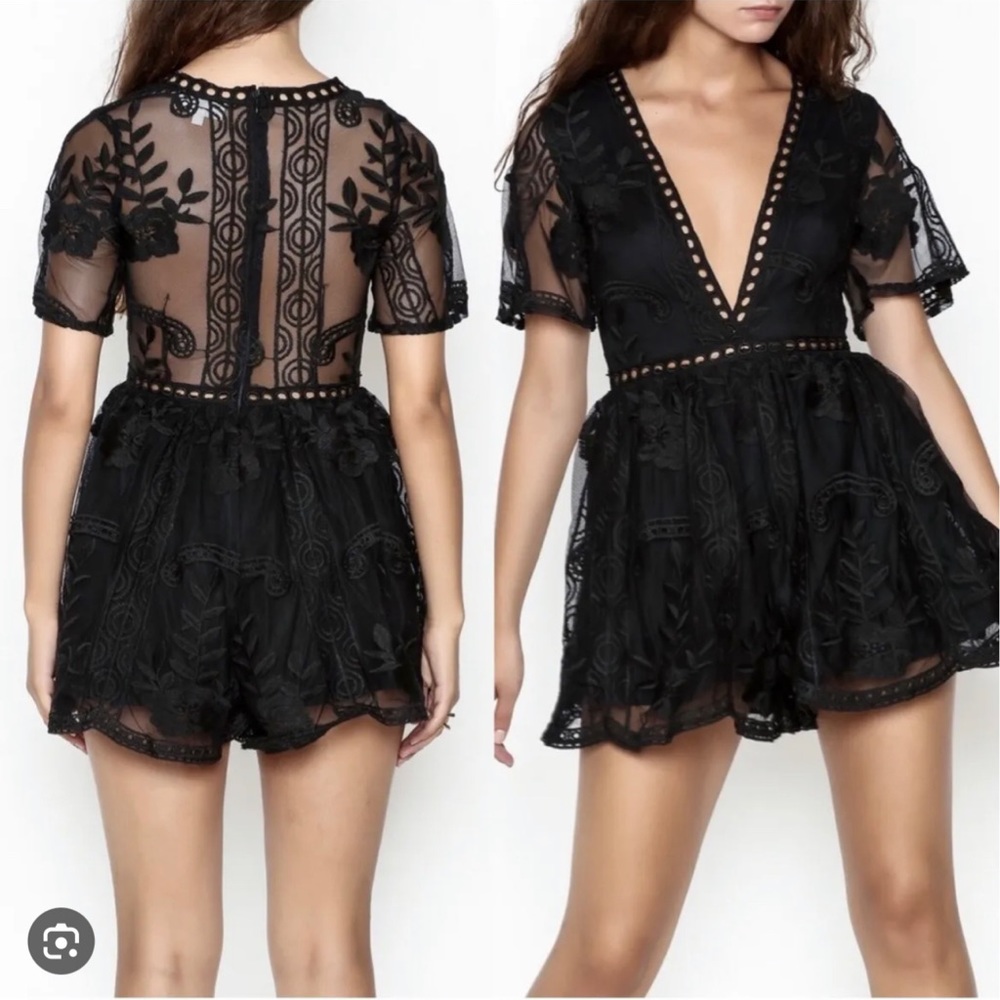 Lace romper with back zipper